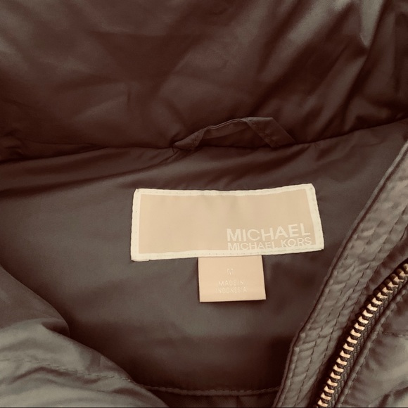 Michael Kors puffer vest - Picture 5 of 5